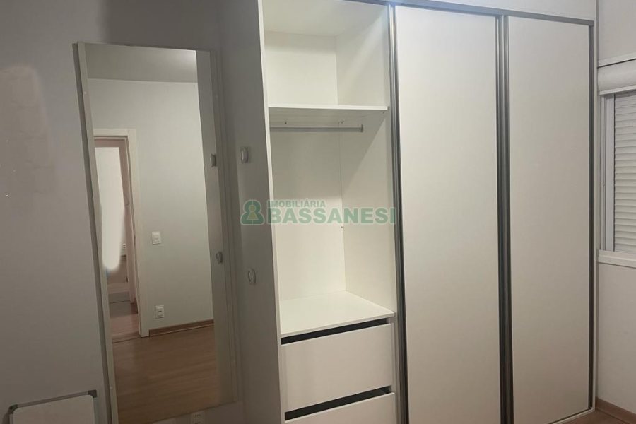 Apartamento com 63m², 2 dormitórios, 1 vaga, no bairro Petrópolis em Caxias do Sul para Comprar