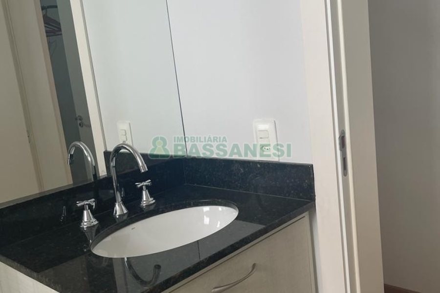 Apartamento com 63m², 2 dormitórios, 1 vaga, no bairro Petrópolis em Caxias do Sul para Comprar