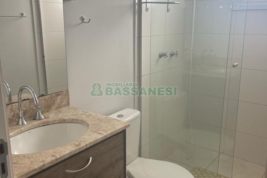 Apartamento com 63m², 2 dormitórios, 1 vaga, no bairro Petrópolis em Caxias do Sul para Comprar