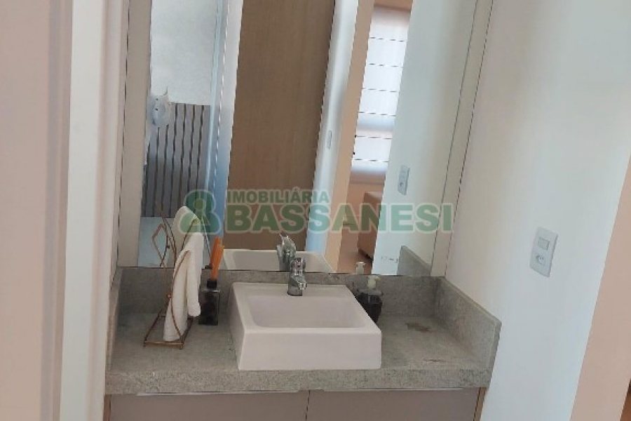 Apto Mobiliado com 55m², 1 dormitório, 1 vaga, no bairro Centro em Caxias do Sul para Alugar