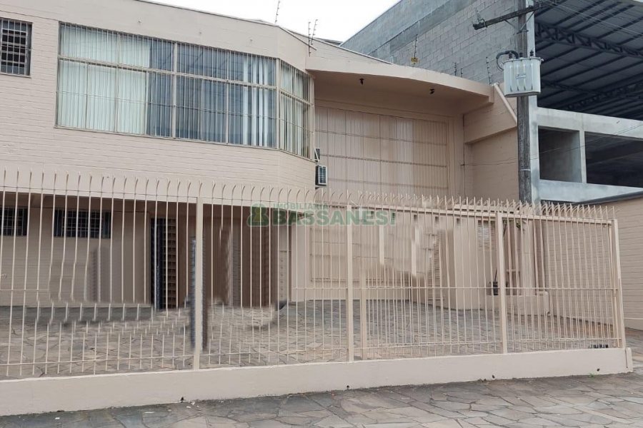 Pavilhão com 350m², no bairro Esplanada em Caxias do Sul para Alugar
