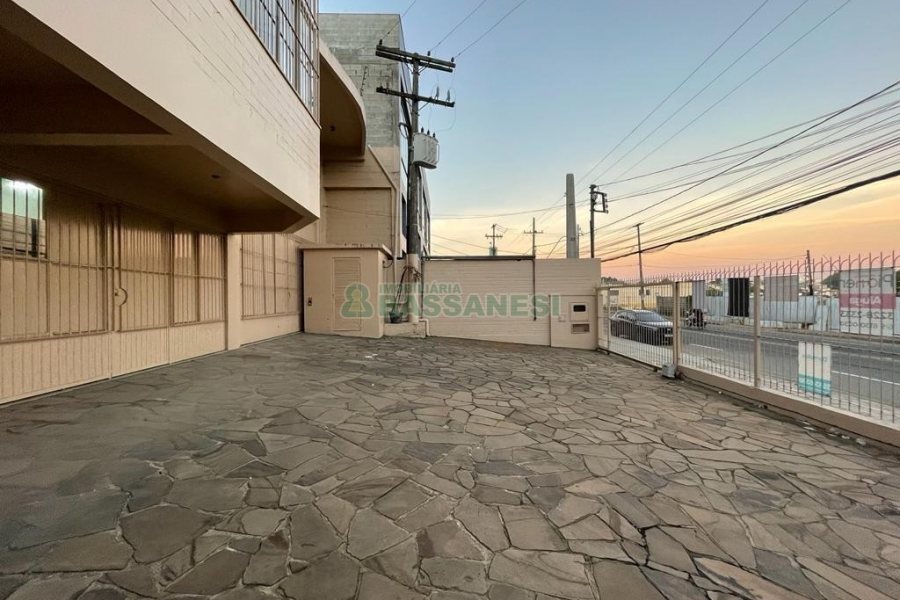 Pavilhão com 350m², no bairro Esplanada em Caxias do Sul para Alugar