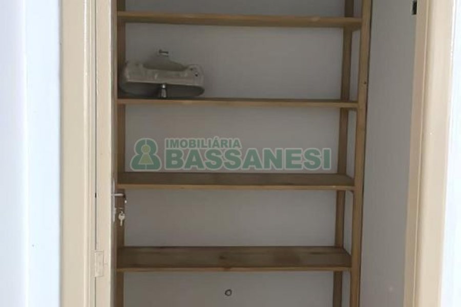 Pavilhão com 350m², no bairro Esplanada em Caxias do Sul para Alugar