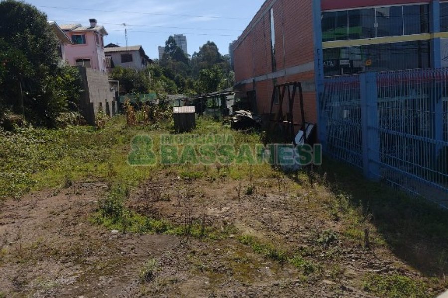 Terreno com 540m², no bairro Charqueadas em Caxias do Sul para Comprar
