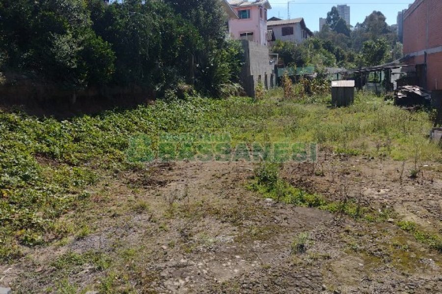 Terreno com 540m², no bairro Charqueadas em Caxias do Sul para Comprar