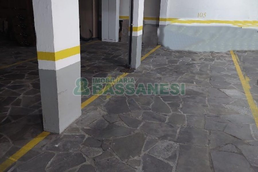 Apto Mobiliado com 117m², 3 dormitórios, 2 vagas, no bairro Cruzeiro em Caxias do Sul para Comprar