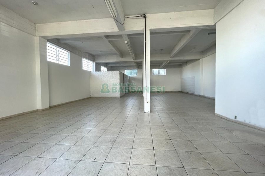 Loja com 190m², no bairro Jardelino Ramos em Caxias do Sul para Alugar