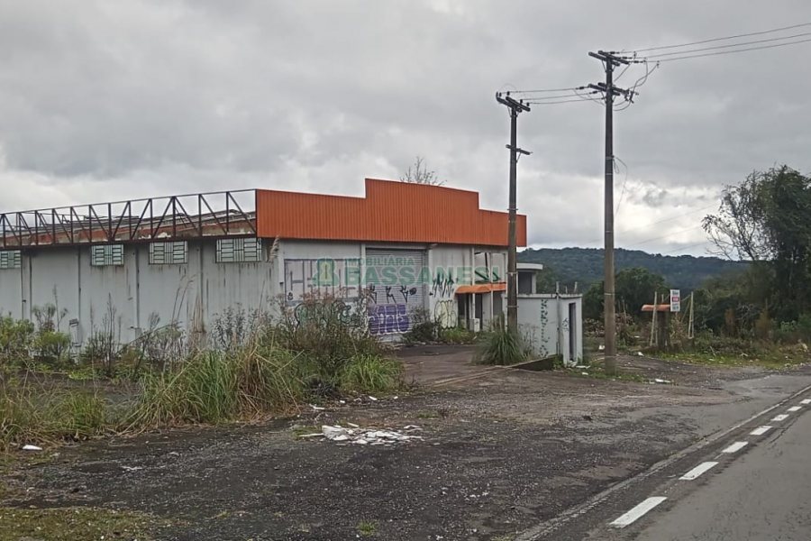 Pavilhão, no bairro Jardim Iracema em Caxias do Sul para Comprar