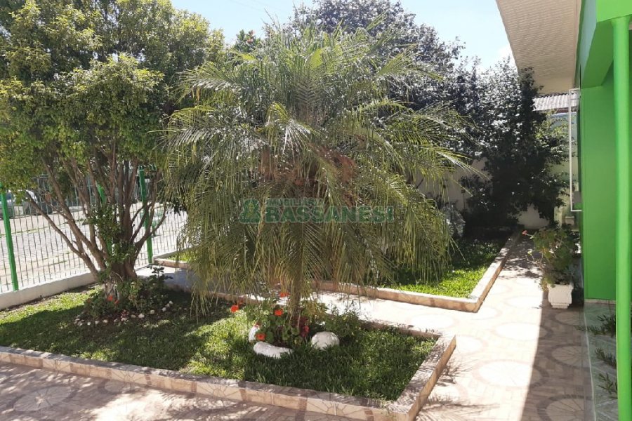 Casa com 161m², 3 dormitórios, 2 vagas, no bairro Nossa Senhora de Fátima em Caxias do Sul para Comprar