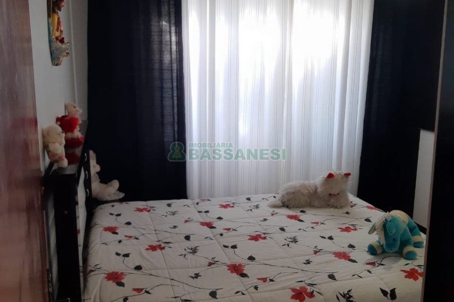 Casa com 161m², 3 dormitórios, 2 vagas, no bairro Nossa Senhora de Fátima em Caxias do Sul para Comprar