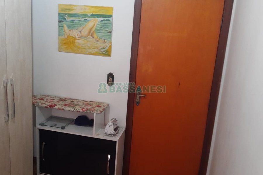 Casa com 161m², 3 dormitórios, 2 vagas, no bairro Nossa Senhora de Fátima em Caxias do Sul para Comprar