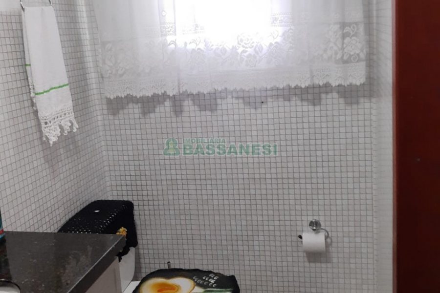 Casa com 161m², 3 dormitórios, 2 vagas, no bairro Nossa Senhora de Fátima em Caxias do Sul para Comprar