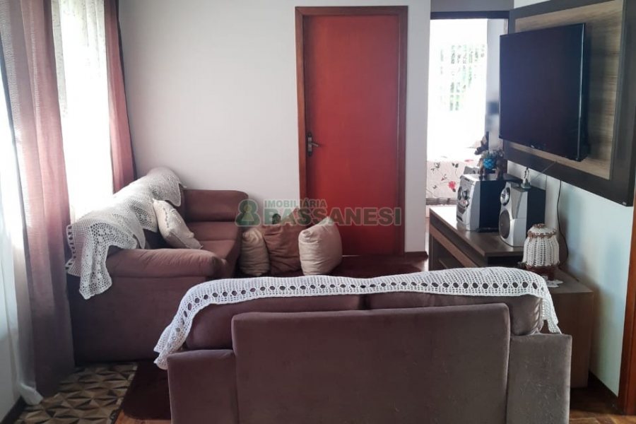 Casa com 161m², 3 dormitórios, 2 vagas, no bairro Nossa Senhora de Fátima em Caxias do Sul para Comprar