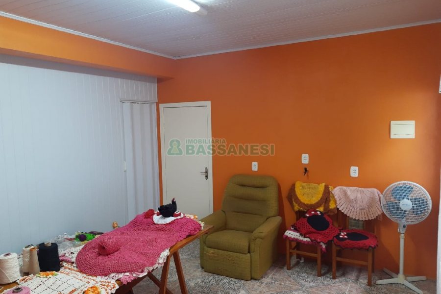 Casa com 161m², 3 dormitórios, 2 vagas, no bairro Nossa Senhora de Fátima em Caxias do Sul para Comprar