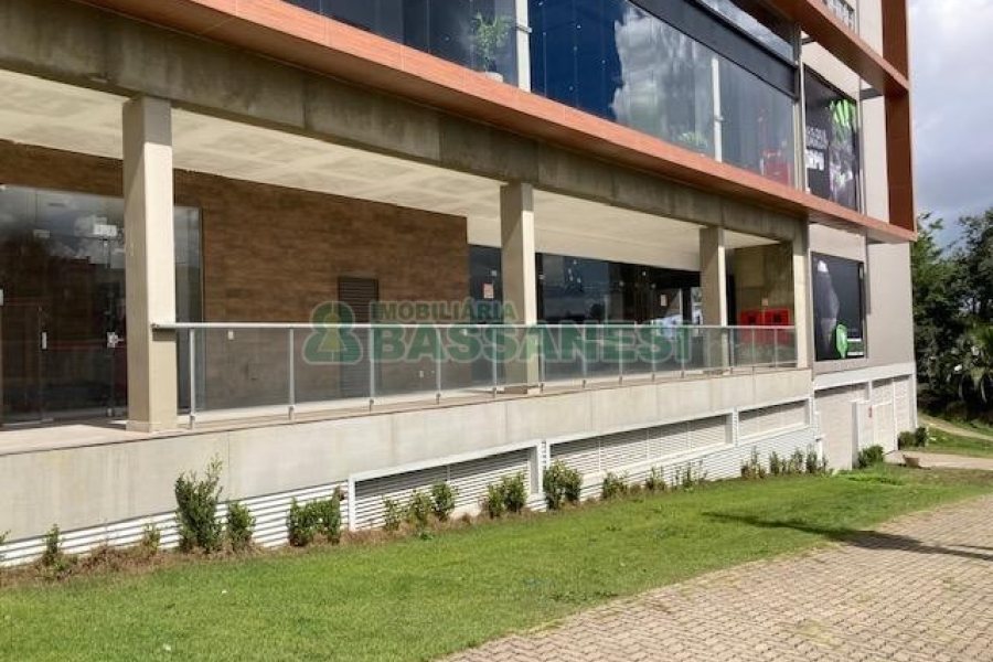 Sala com 1000m², no bairro Sagrada Família em Caxias do Sul para Alugar
