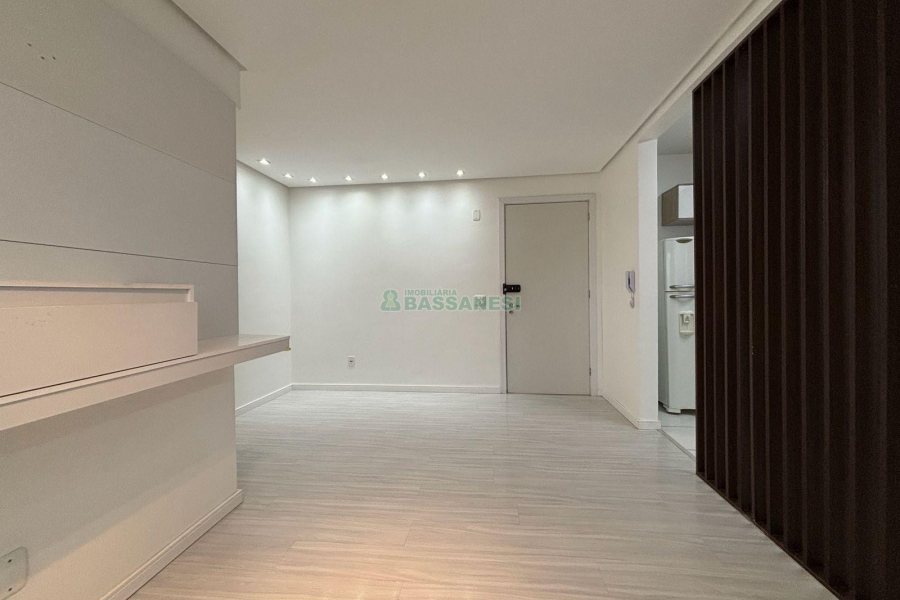 Apartamento com 62m², 3 dormitórios, 2 vagas, no bairro De Lazzer em Caxias do Sul para Alugar