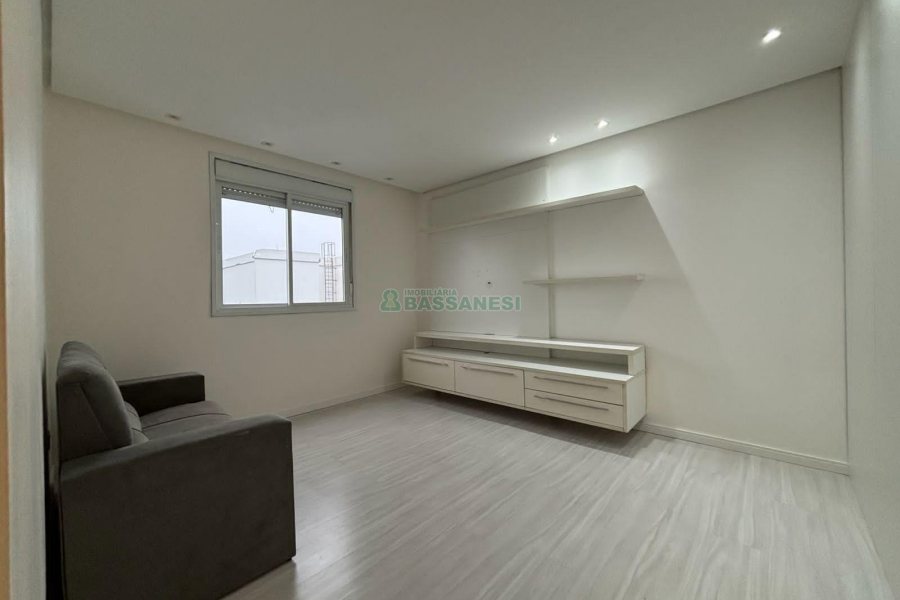 Apartamento com 62m², 3 dormitórios, 2 vagas, no bairro De Lazzer em Caxias do Sul para Alugar