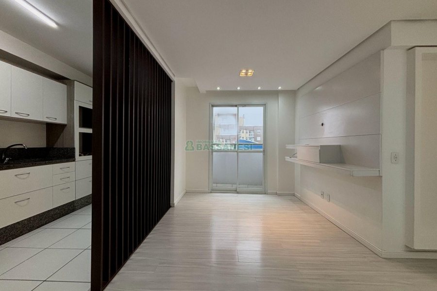 Apartamento com 62m², 3 dormitórios, 2 vagas, no bairro De Lazzer em Caxias do Sul para Alugar