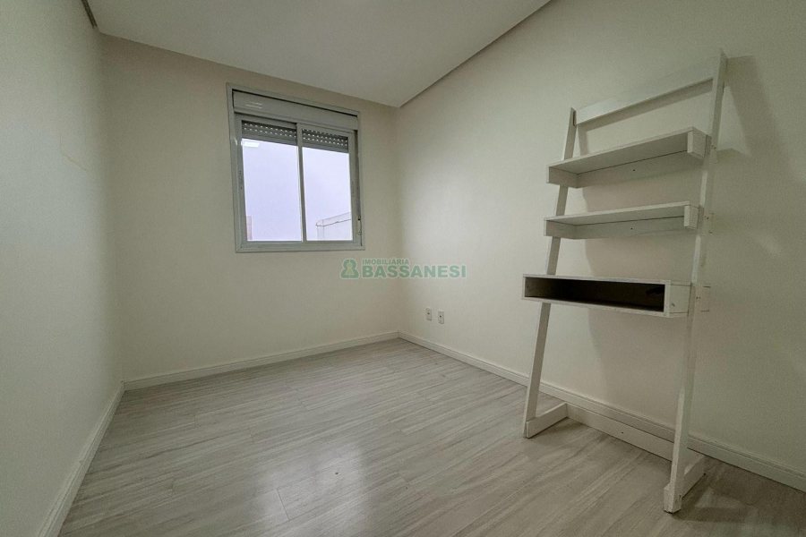 Apartamento com 62m², 3 dormitórios, 2 vagas, no bairro De Lazzer em Caxias do Sul para Alugar