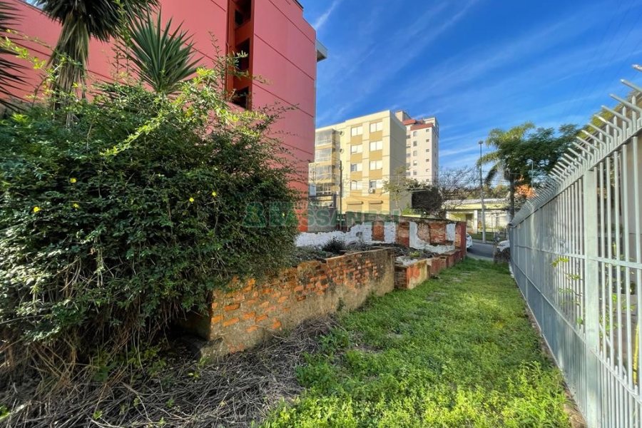 Terreno, no bairro Centro em Caxias do Sul para Comprar