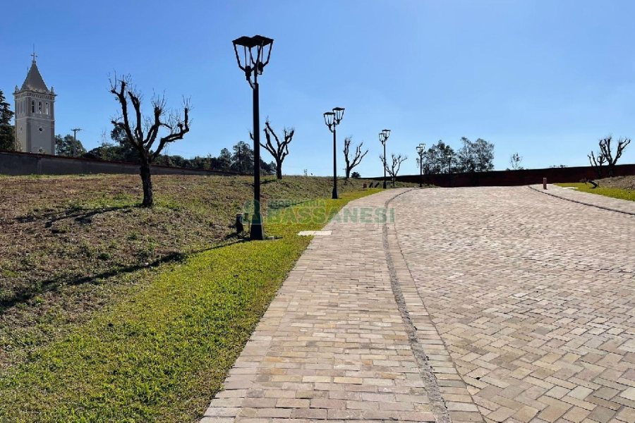 Terreno com 465m², no bairro Monte Bérico em Caxias do Sul para Comprar