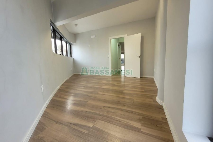 Sala com 100m², no bairro Centro em Caxias do Sul para Alugar