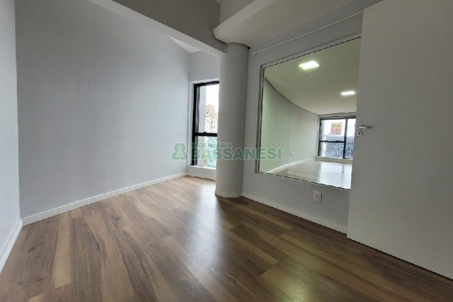 Sala com 100m², no bairro Centro em Caxias do Sul para Alugar