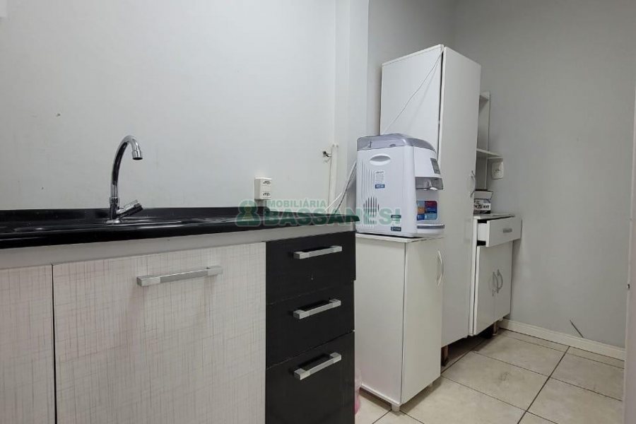 Sala com 100m², no bairro Centro em Caxias do Sul para Alugar