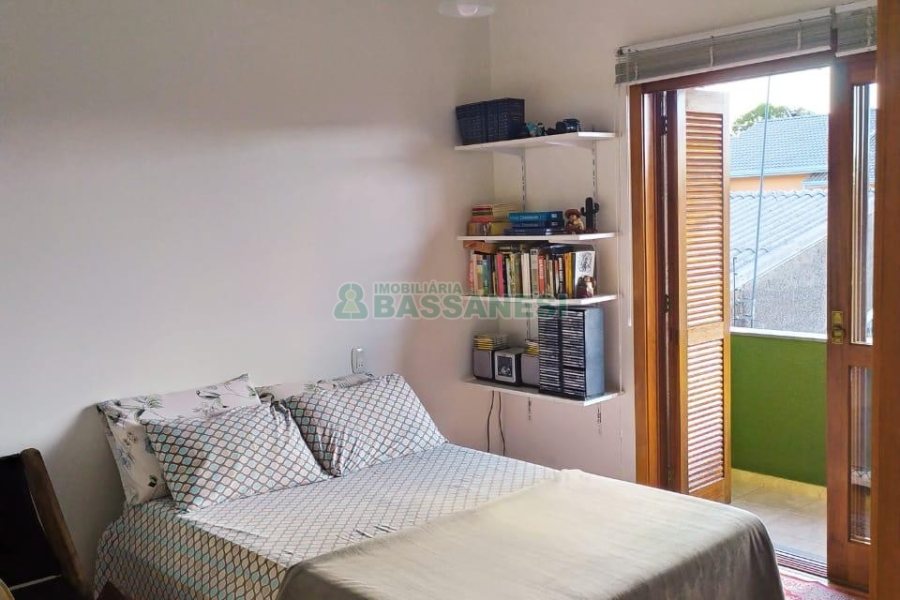 Casa com 249m², 3 dormitórios, 2 vagas, no bairro Desvio Rizzo em Caxias do Sul para Comprar