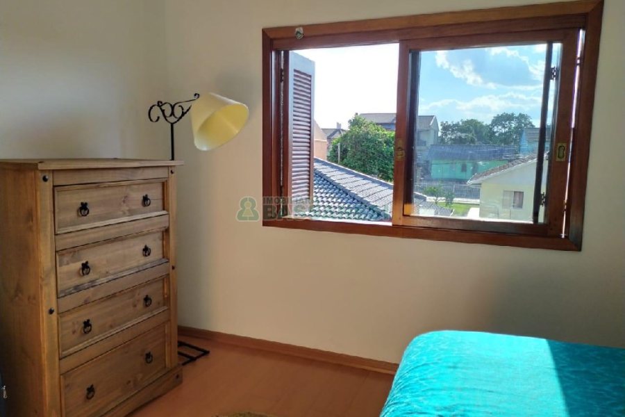 Casa com 249m², 3 dormitórios, 2 vagas, no bairro Desvio Rizzo em Caxias do Sul para Comprar