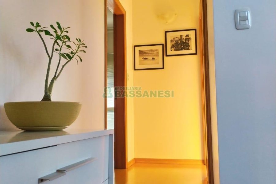 Casa com 249m², 3 dormitórios, 2 vagas, no bairro Desvio Rizzo em Caxias do Sul para Comprar