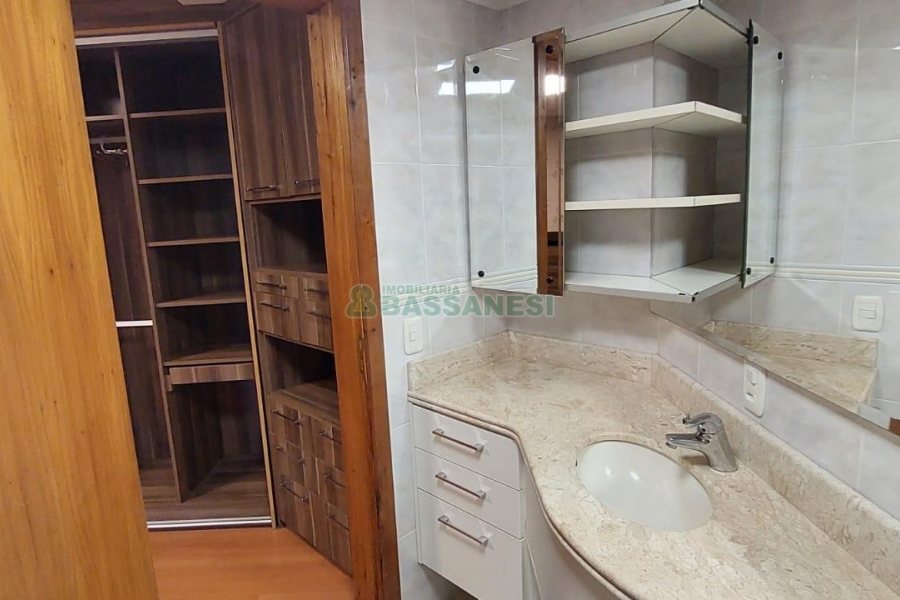 Apto Mobiliado com 120m², 3 dormitórios, 3 vagas, no bairro Jardim América em Caxias do Sul para Alugar