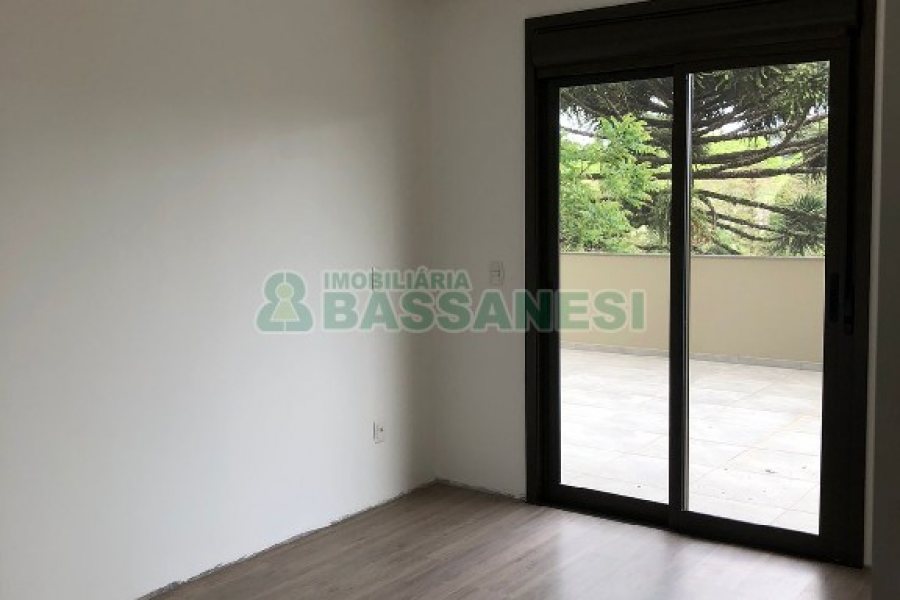 Apartamento com 98m², 2 dormitórios, 2 vagas, no bairro Vila Horn em Caxias do Sul para Comprar