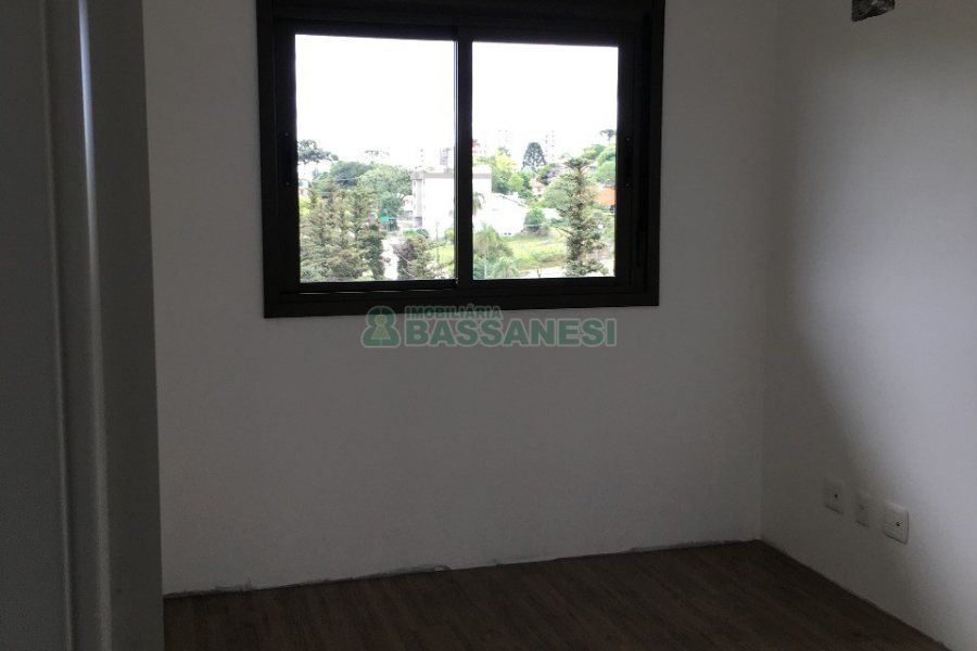 Apartamento com 115m², 3 dormitórios, 2 vagas, no bairro Vila Horn em Caxias do Sul para Comprar
