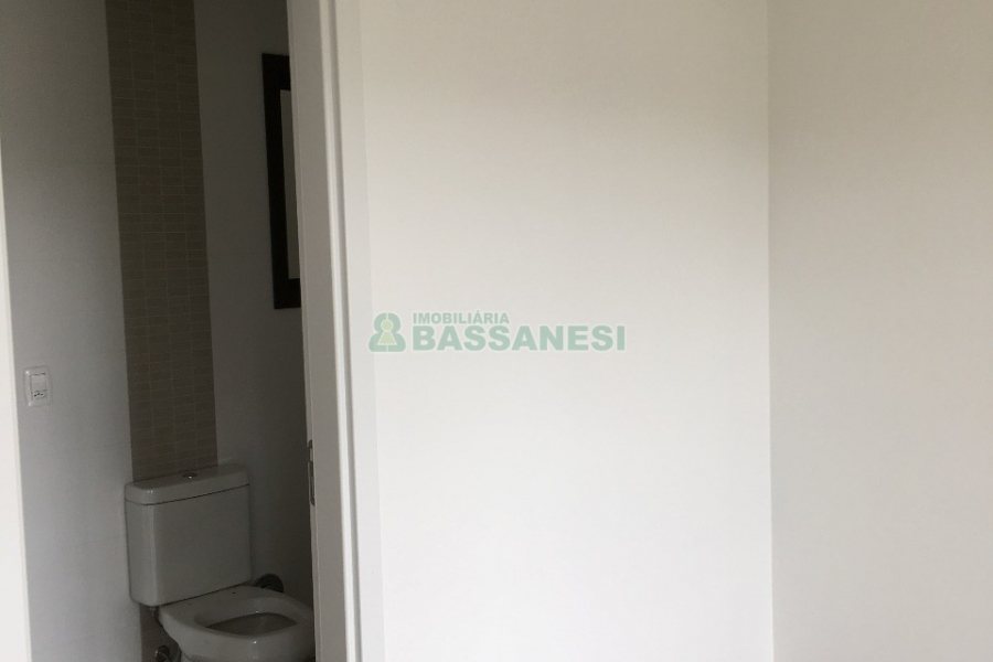Apartamento com 115m², 3 dormitórios, 2 vagas, no bairro Vila Horn em Caxias do Sul para Comprar