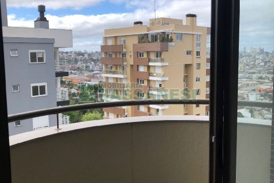 Apartamento com 115m², 3 dormitórios, 2 vagas, no bairro Vila Horn em Caxias do Sul para Comprar
