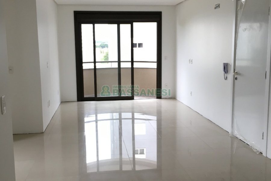 Apartamento com 115m², 3 dormitórios, 2 vagas, no bairro Vila Horn em Caxias do Sul para Comprar