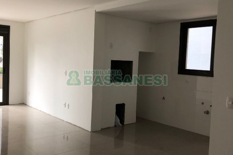 Apartamento com 115m², 3 dormitórios, 2 vagas, no bairro Vila Horn em Caxias do Sul para Comprar