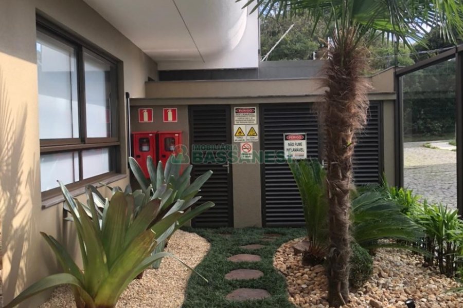 Apartamento com 115m², 3 dormitórios, 2 vagas, no bairro Vila Horn em Caxias do Sul para Comprar