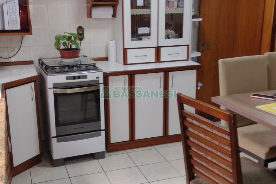 Apartamento com 168m², 3 dormitórios, 2 vagas, no bairro Marechal Floriano em Caxias do Sul para Comprar