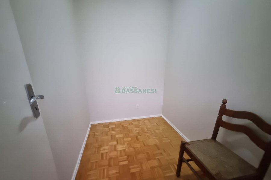 Apartamento com 105m², 3 dormitórios, 1 vaga, no bairro Centro em Caxias do Sul para Alugar