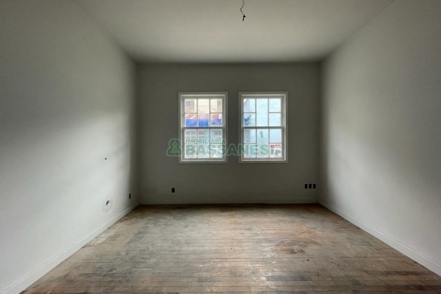 Loja com 110m², no bairro Centro em Caxias do Sul para Alugar