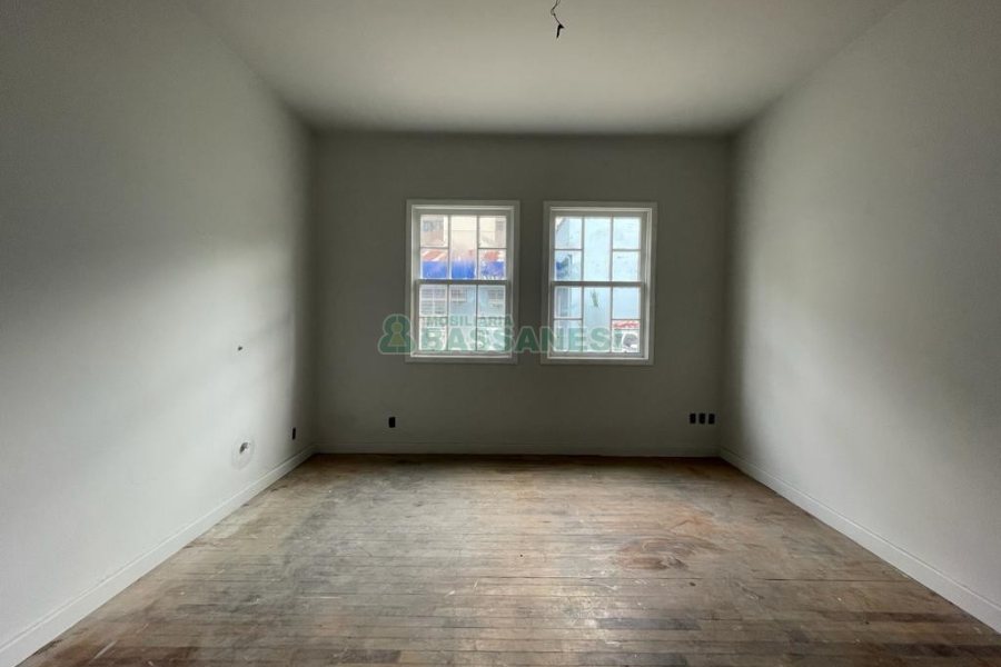 Loja com 110m², no bairro Centro em Caxias do Sul para Alugar