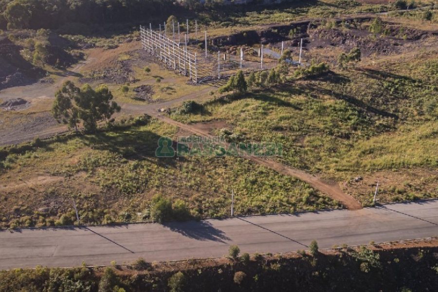 Terreno com 2161m², no bairro Distrito Industrial em Caxias do Sul para Comprar
