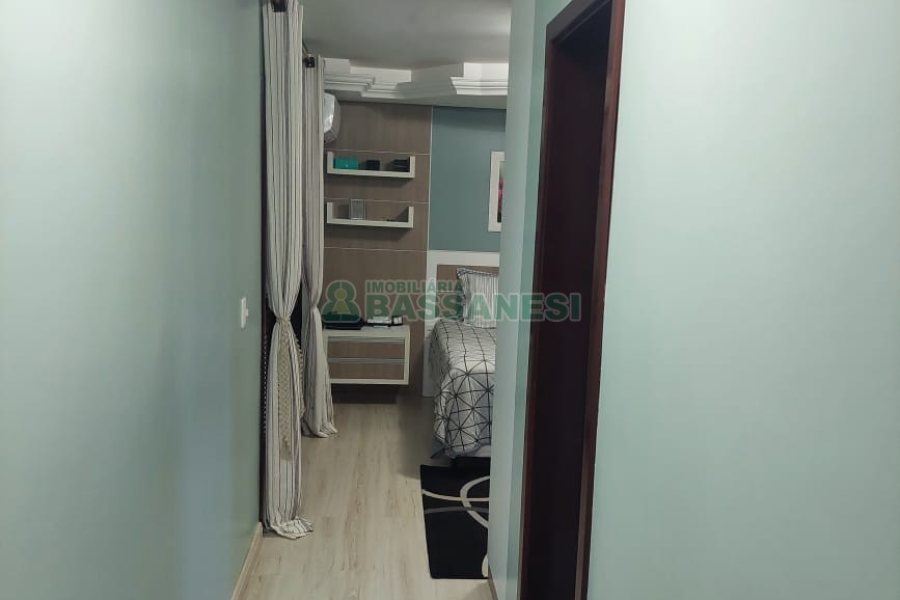 Casa com 240m², 3 dormitórios, 2 vagas, no bairro São Luiz em Caxias do Sul para Comprar