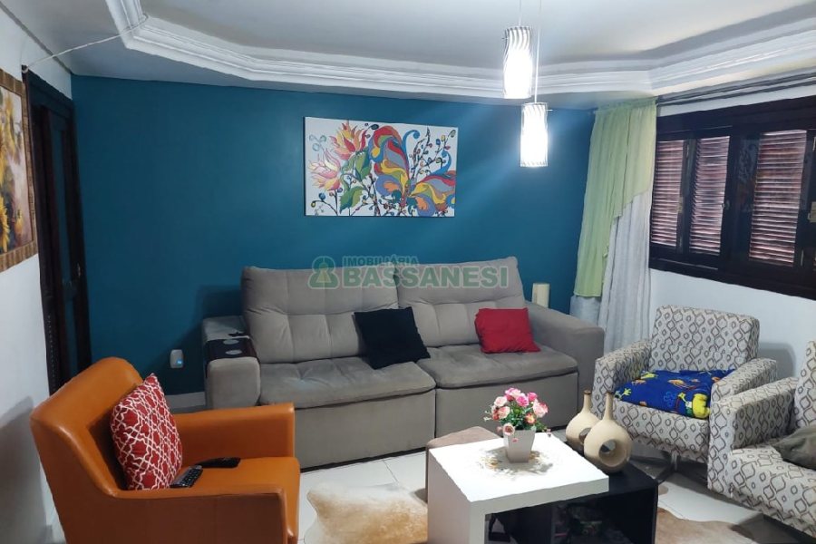 Casa com 240m², 3 dormitórios, 2 vagas, no bairro São Luiz em Caxias do Sul para Comprar