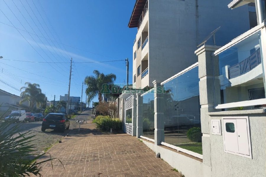 Casa com 240m², 3 dormitórios, 2 vagas, no bairro São Luiz em Caxias do Sul para Comprar