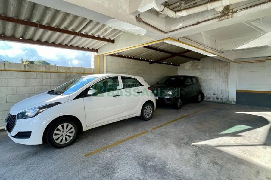 Apartamento com 64m², 2 dormitórios, 1 vaga, no bairro Cidade Nova em Caxias do Sul para Comprar