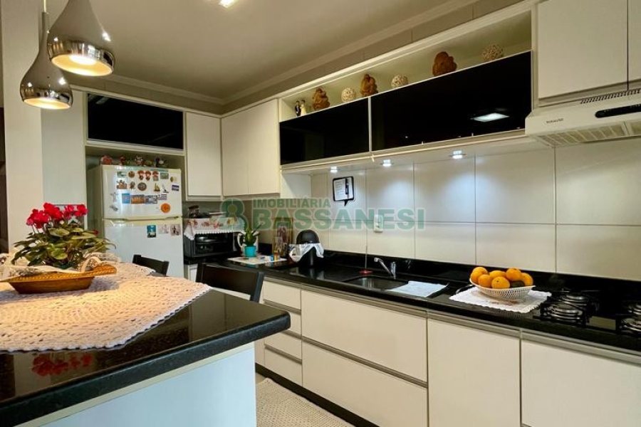 Apartamento com 64m², 2 dormitórios, 1 vaga, no bairro Cidade Nova em Caxias do Sul para Comprar