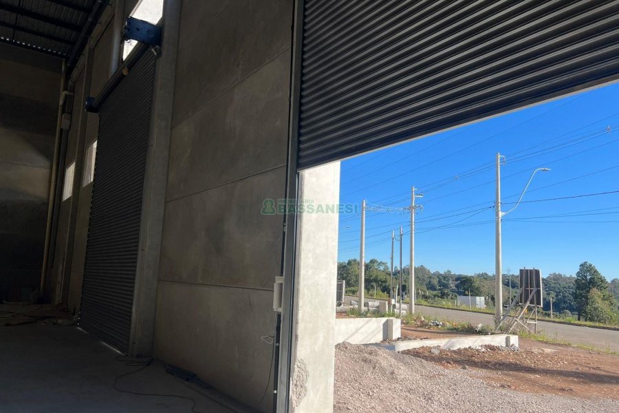 Pavilhão com 4409m², no bairro Distrito Industrial em Caxias do Sul para Alugar